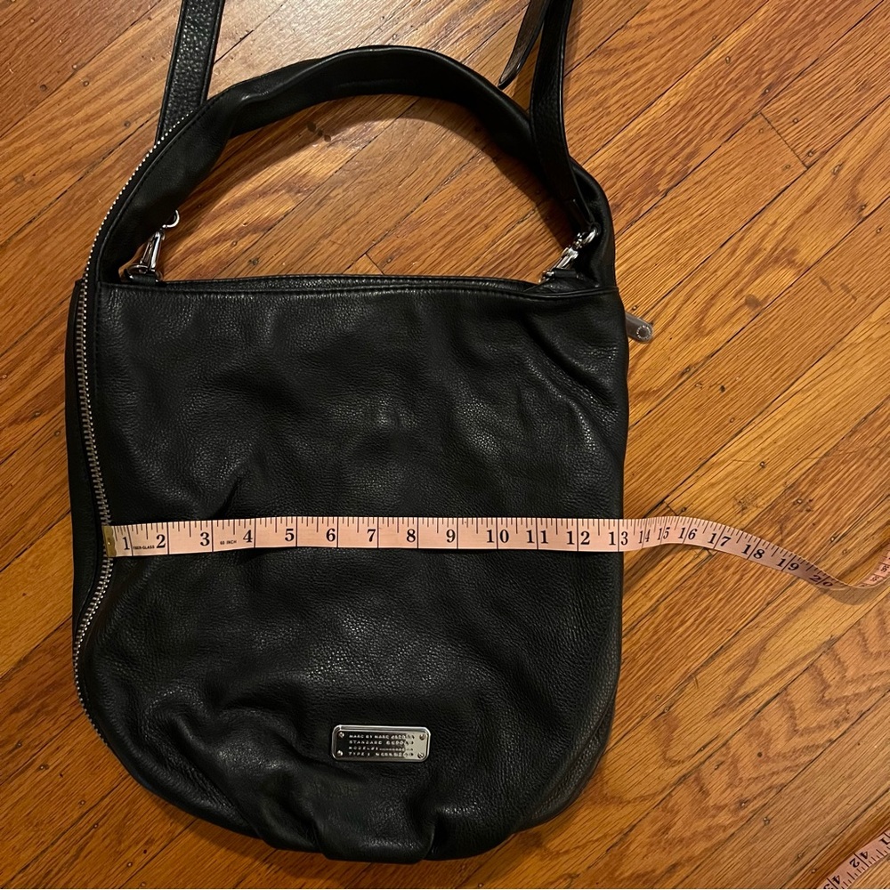 Marc by Marc Jacobs black leather hobo zip crossbody purse zippered EUC shoulder - Picture 10 of 10
